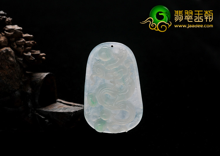 冰种飘花缅甸翡翠A货龙牌挂件