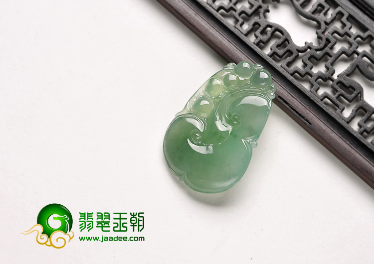 糯冰种晴水缅甸翡翠A货如意挂件