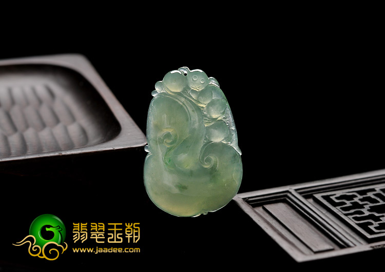 糯冰种晴水缅甸翡翠A货如意挂件