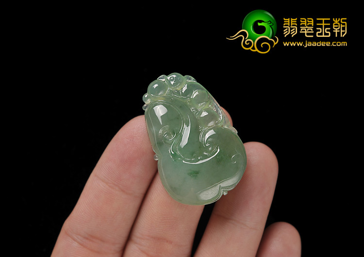 糯冰种晴水缅甸翡翠A货如意挂件