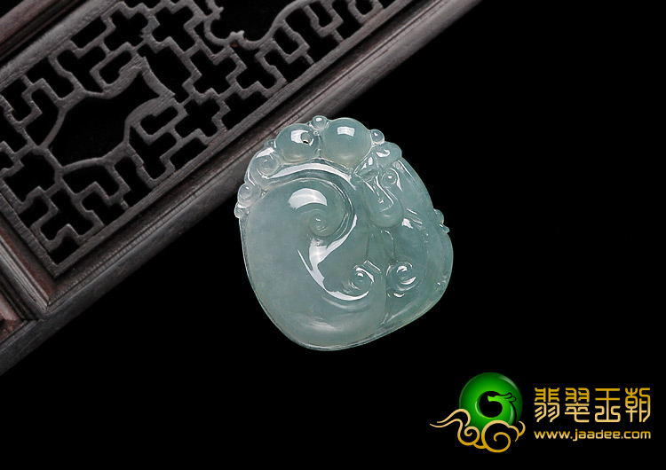 糯冰种晴水缅甸翡翠A货如意挂件