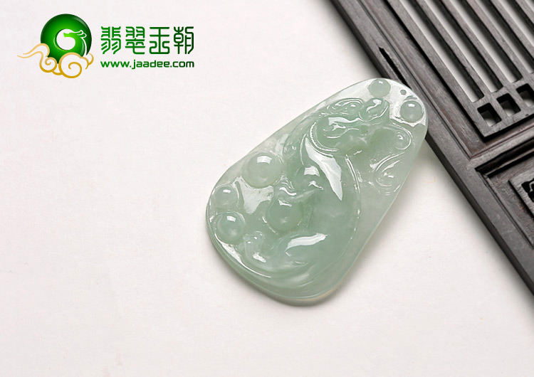 糯冰种晴水缅甸翡翠A货龙吐珠挂件