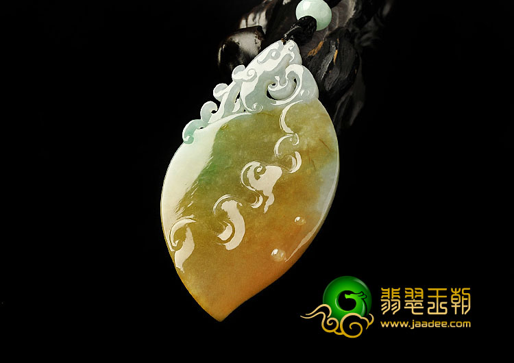 糯冰种三彩缅甸翡翠A货府中有龙挂件