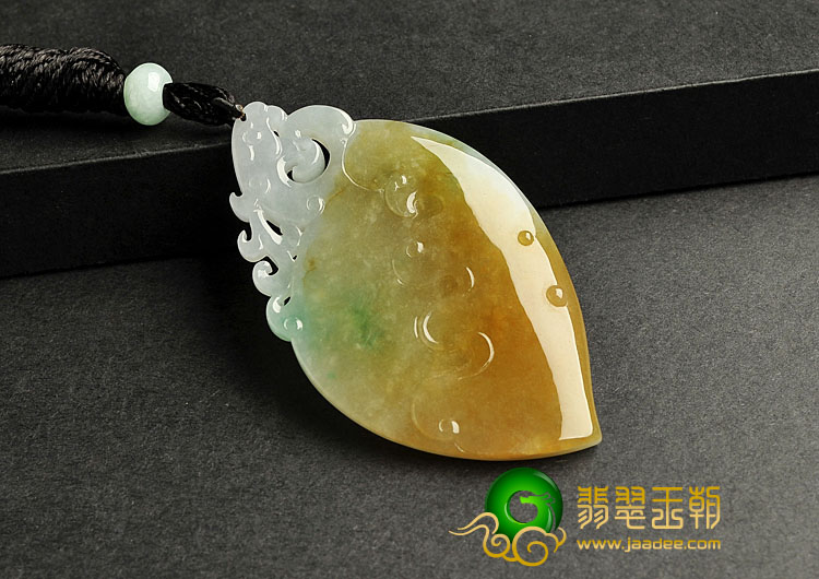 糯冰种三彩缅甸翡翠A货府中有龙挂件