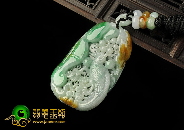 糯冰种三彩缅甸翡翠A货喜上眉梢挂件