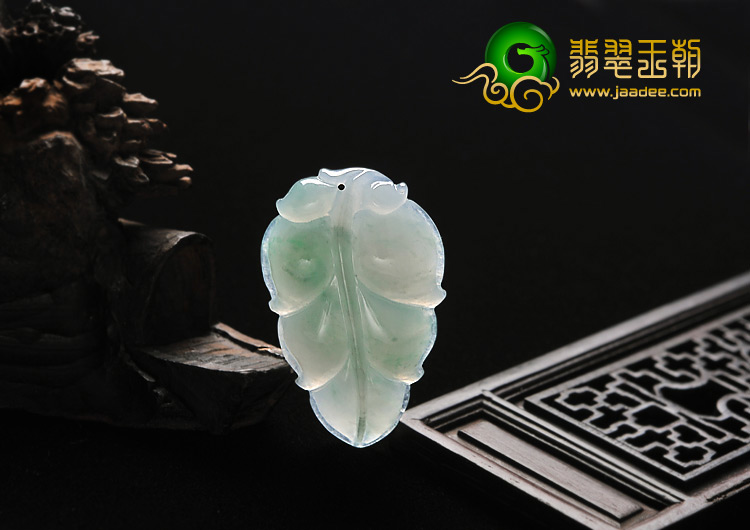 糯冰种翠色缅甸翡翠A货叶子挂件