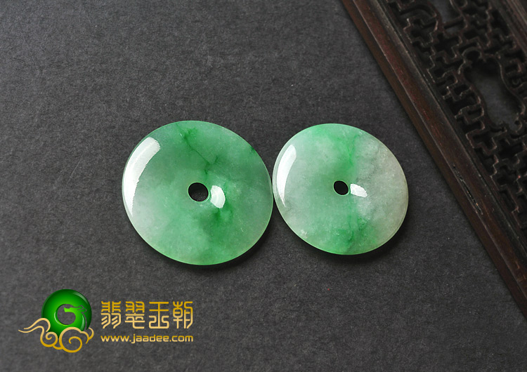 糯冰种翠色缅甸翡翠A货平安扣挂件（一对）