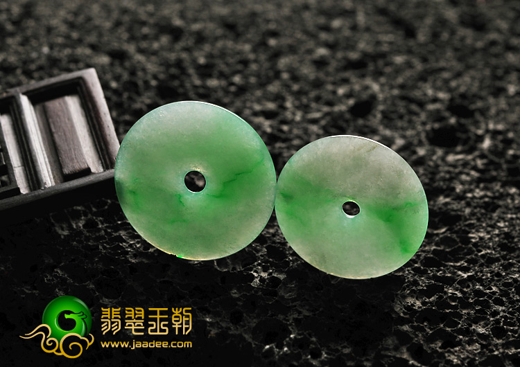 糯冰种翠色缅甸翡翠A货平安扣挂件（一对）