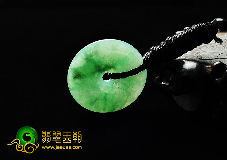糯冰种浅绿色缅甸翡翠A货平安扣挂件