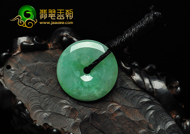 糯冰种浅绿色缅甸翡翠A货平安扣挂件