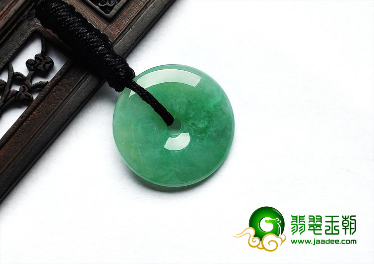 糯冰种浅绿色缅甸翡翠A货平安扣挂件