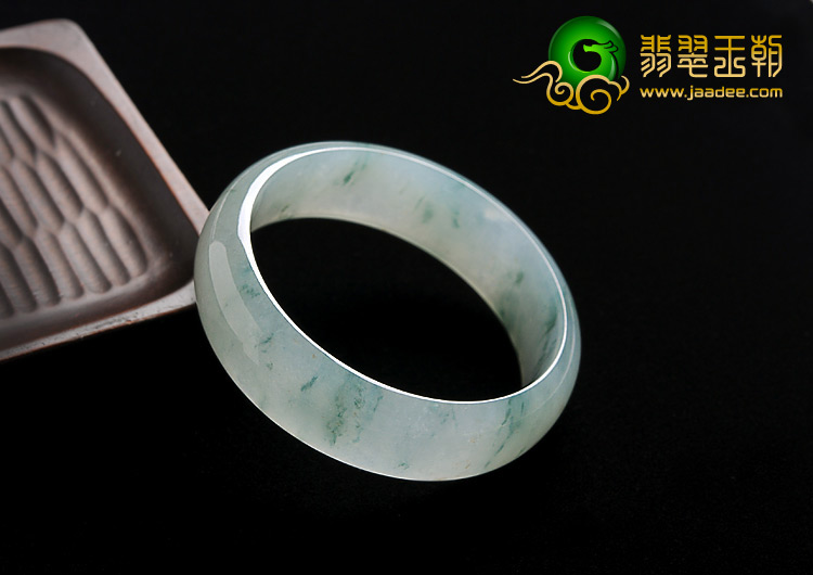 糯冰种飘花缅甸翡翠A货手镯（56.6mm）