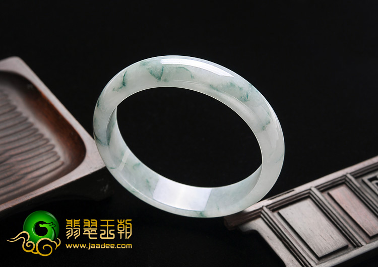糯冰种飘花缅甸翡翠A货手镯（61.5mm）