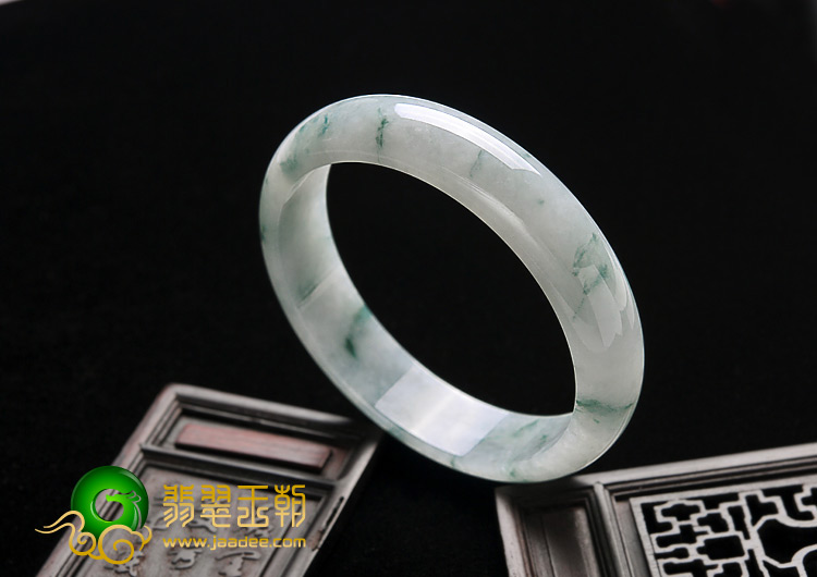 糯冰种飘花缅甸翡翠A货手镯（61.5mm）