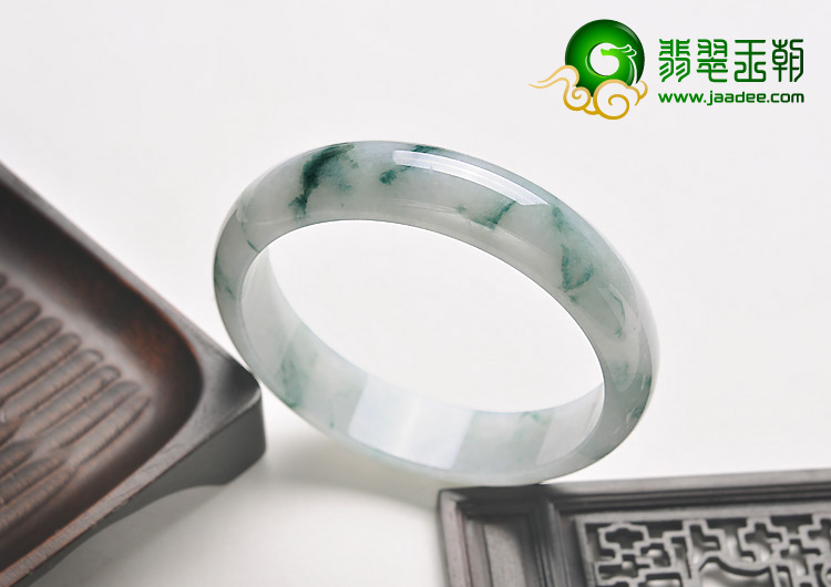 糯冰种飘花缅甸翡翠A货手镯（61.5mm）