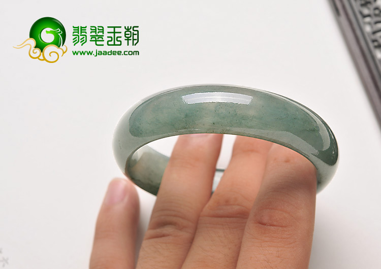 糯冰种油青缅甸翡翠A货手镯（57.7mm）