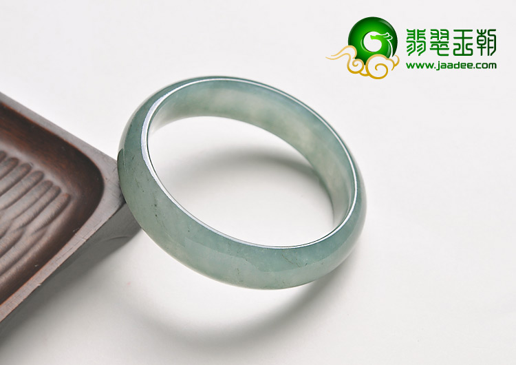 糯冰种油青缅甸翡翠A货手镯（57.7mm）