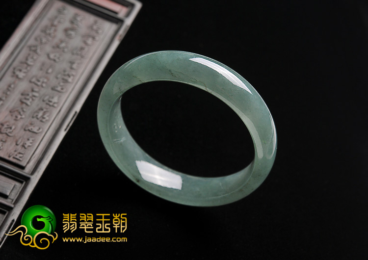 糯冰种油青缅甸翡翠A货手镯（57.7mm）