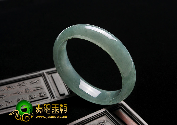 糯冰种油青缅甸翡翠A货手镯（57.7mm）
