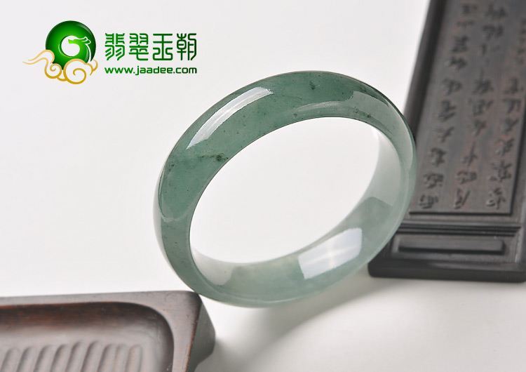 糯冰种油青缅甸翡翠A货手镯（57.5mm）
