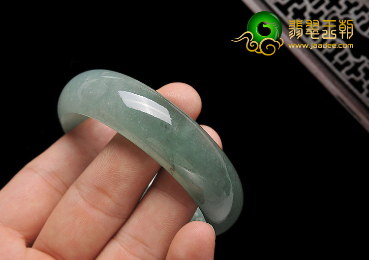 糯冰种油青缅甸翡翠A货手镯（57.5mm）