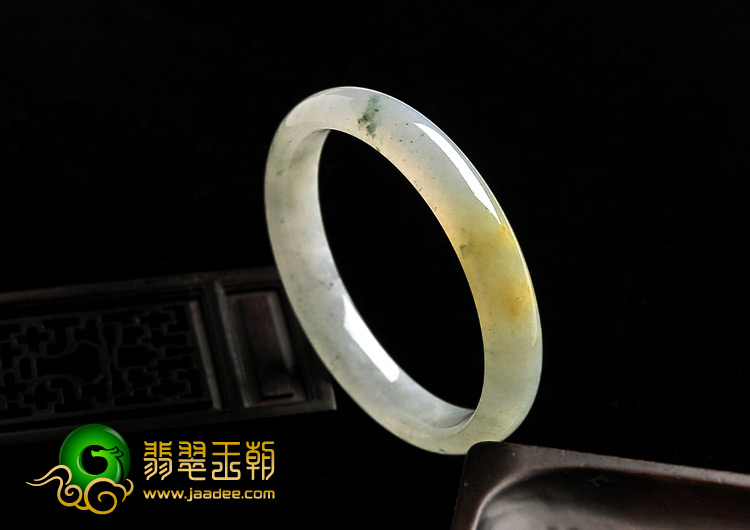 糯冰种淡黄翡缅甸翡翠A货手镯（57.6mm）