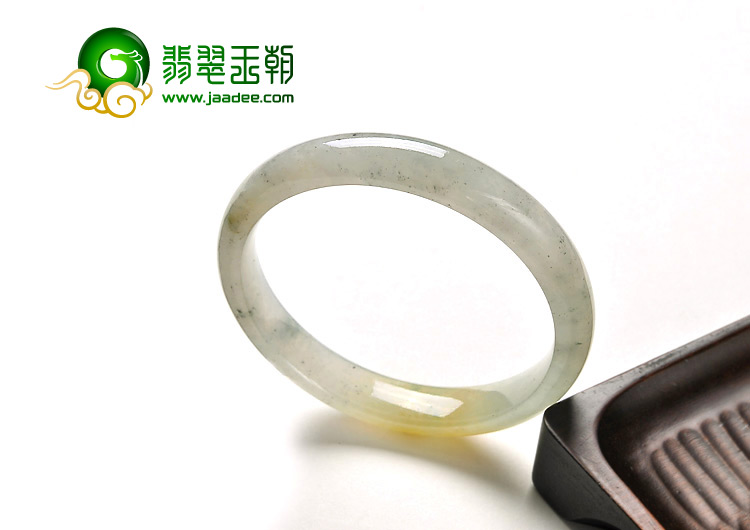 糯冰种淡黄翡缅甸翡翠A货手镯（57.6mm）