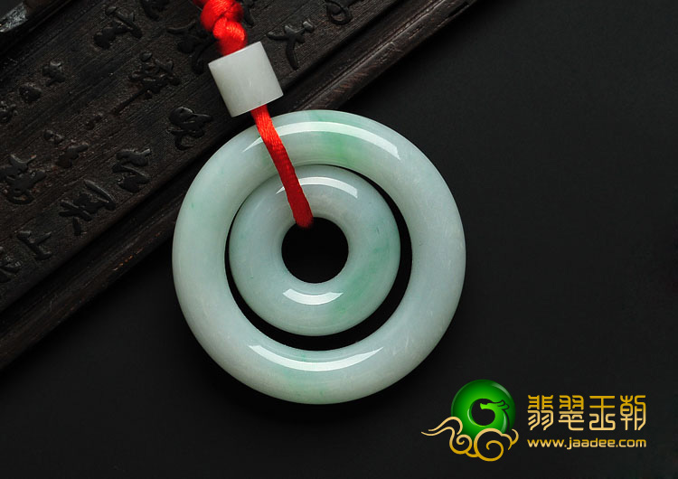 糯冰种略飘花缅甸翡翠A货挂环
