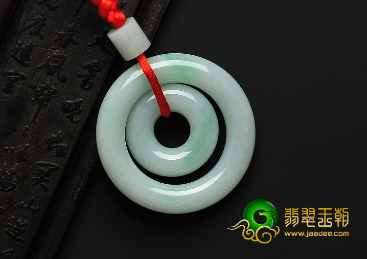 糯冰种略飘花缅甸翡翠A货挂环