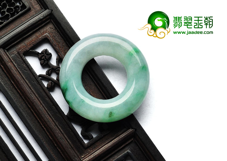 糯冰种飘绿花缅甸翡翠A货挂环