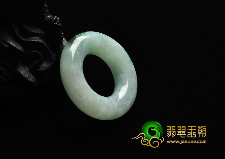 糯冰种飘绿花缅甸翡翠A货挂环