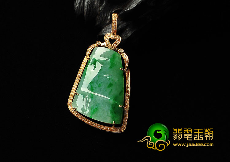 糯冰种翠色缅甸翡翠A货镀玫瑰金节节高胸坠（真钻）