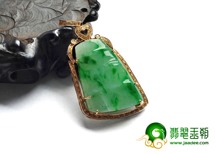 糯冰种翠色缅甸翡翠A货镀玫瑰金节节高胸坠（真钻）