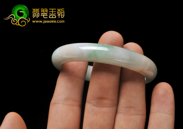 糯冰种淡春带彩缅甸翡翠A货手镯（56mm）