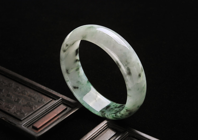糯冰种飘花缅甸翡翠A货手镯（52.2mm）