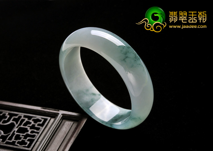 糯冰种飘花缅甸翡翠A货手镯（52.4mm）
