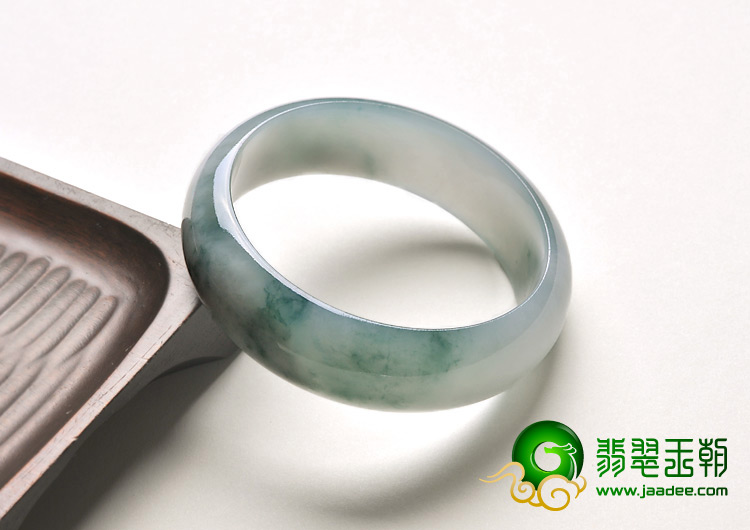 糯冰种飘花缅甸翡翠A货手镯（52.4mm）
