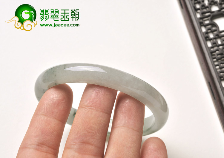 糯冰种飘花缅甸翡翠A货手镯（63.6mm）
