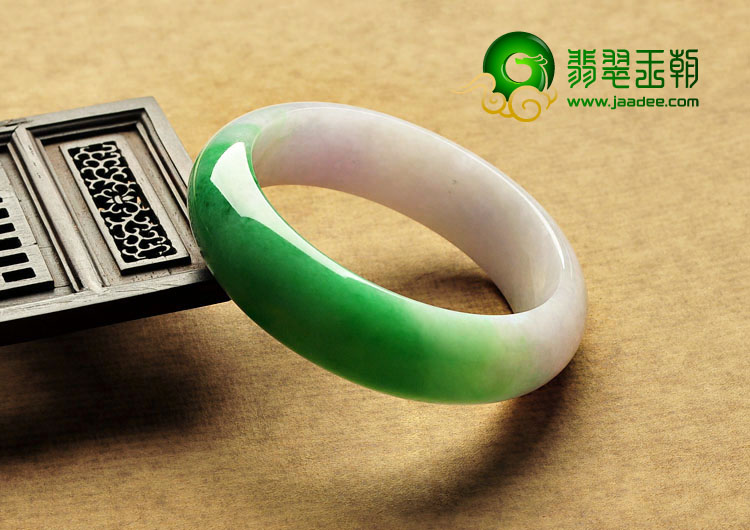 糯冰种春带彩缅甸翡翠A货手镯（57mm）