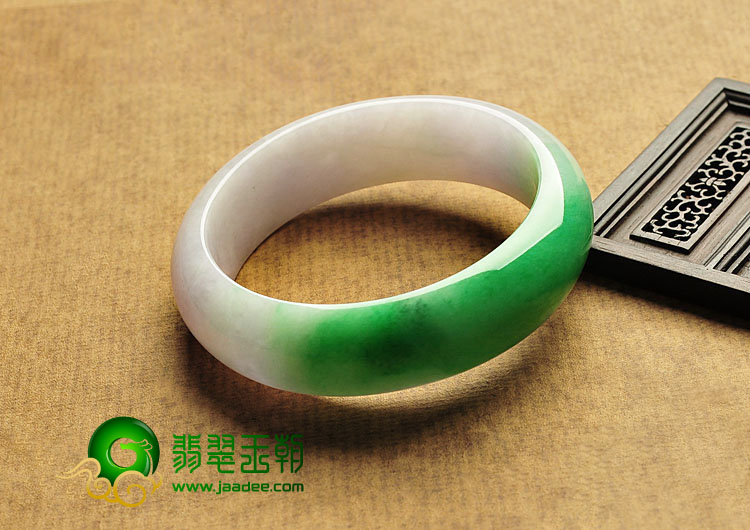 糯冰种春带彩缅甸翡翠A货手镯（57mm）