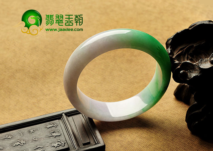 糯冰种春带彩缅甸翡翠A货手镯（57mm）
