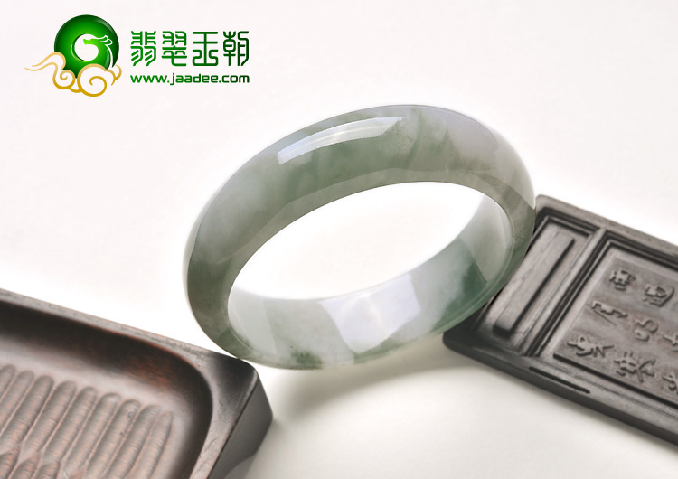 糯冰种飘花缅甸翡翠A货手镯（58mm）
