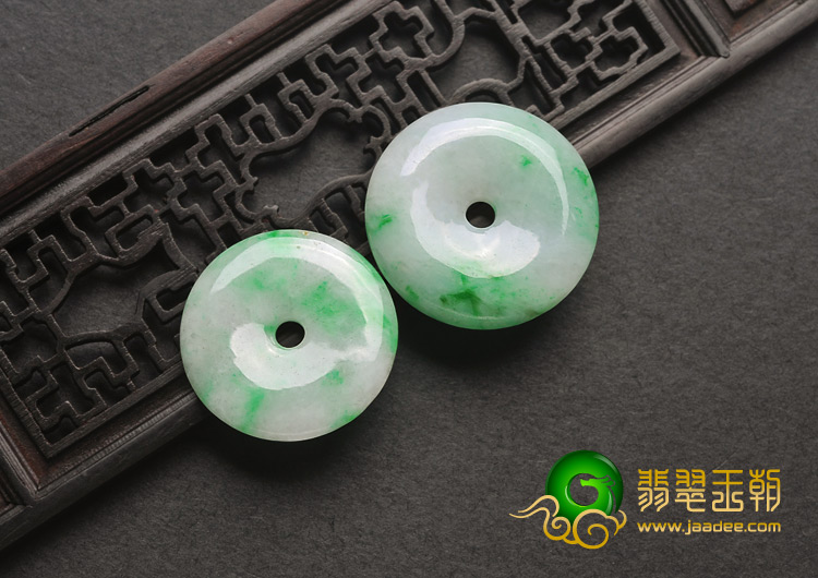 糯冰种翠色缅甸翡翠A货平安扣挂件（一对）