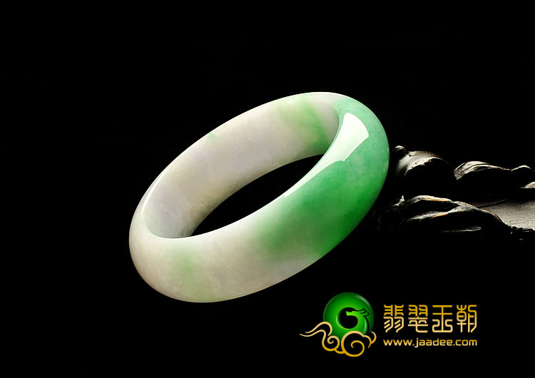 糯冰种春带彩缅甸翡翠A货手镯（58mm）
