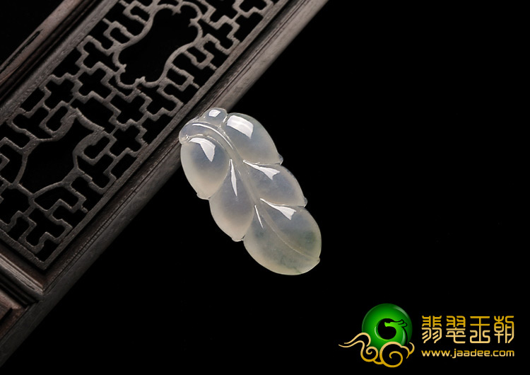 糯冰种略飘花缅甸翡翠A货叶子挂件