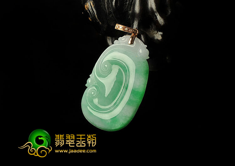 糯冰种翠色缅甸翡翠A货镶金扣如意寿挂件（真钻）