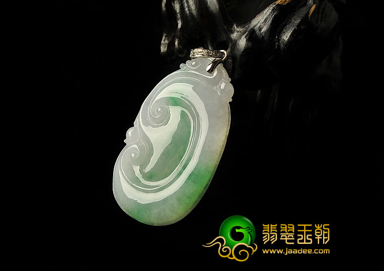 糯冰种翠色缅甸翡翠A货镶金扣如意寿挂件（真钻）
