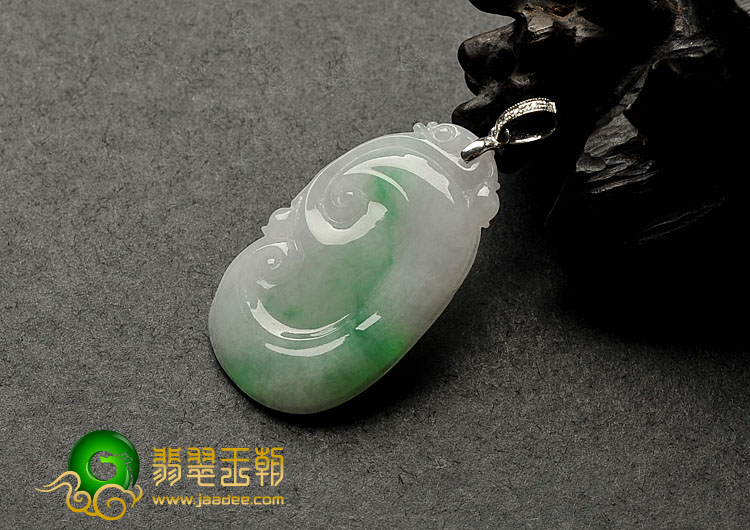 糯冰种翠色缅甸翡翠A货镶金扣如意寿挂件（真钻）