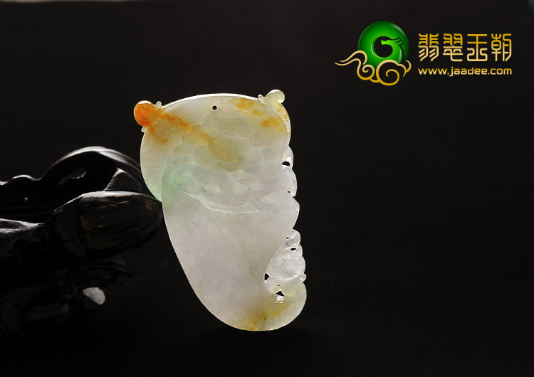 糯冰种三彩缅甸翡翠A货府中有龙挂件