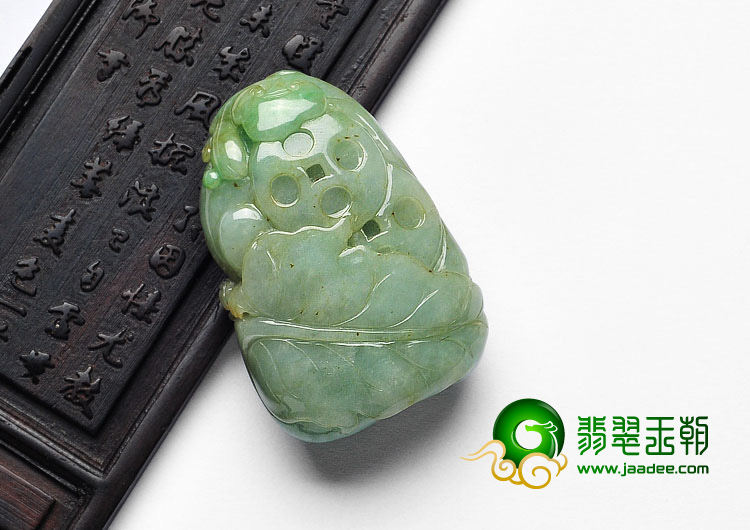 糯冰种翠色缅甸翡翠A货招财貔貅挂件